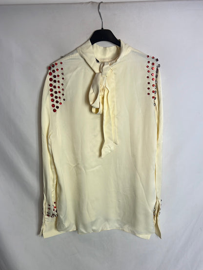 ZARA. Vanilla blouse with rhinestones. TM