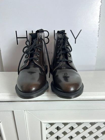 DR. MARTENS. Botines piel marrones . T 40