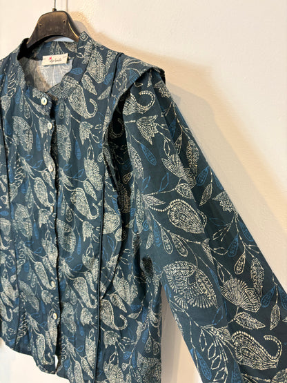 ALGO BONITO. Blusa estampada verdes. T S