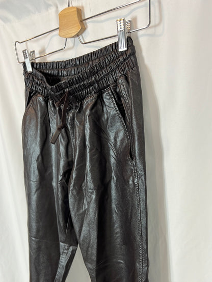 ZARA. Brown faux leather trousers S.xs