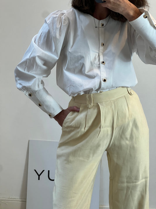 PARIS 64. Blusa blanca botones rombo T.s