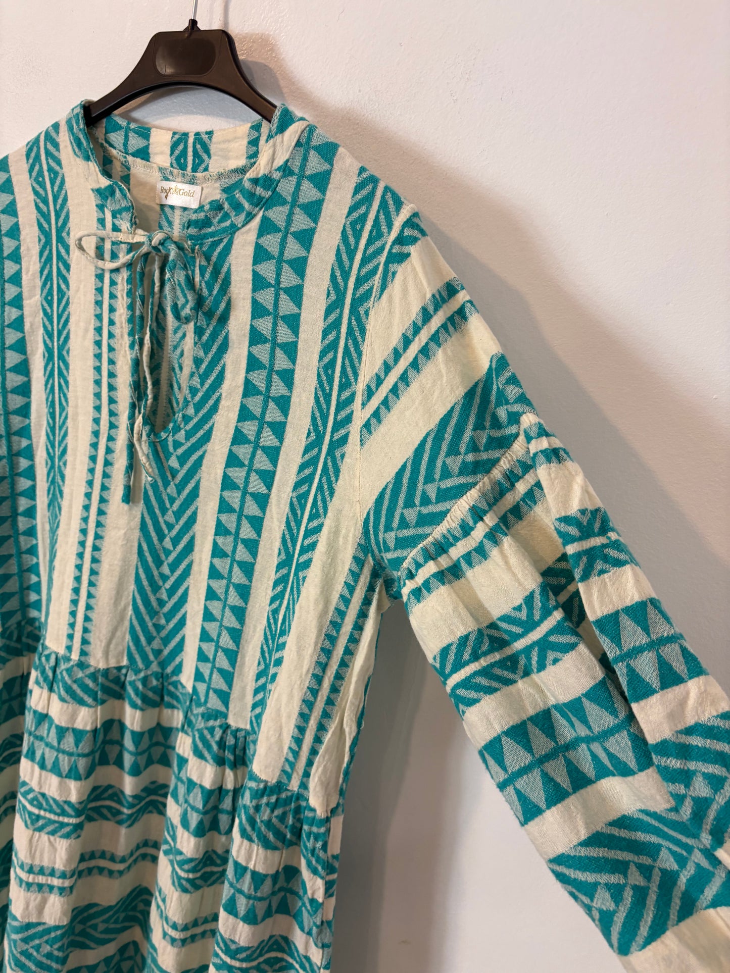 ROCK & GOLD. Vestido largo bordados en turquesa