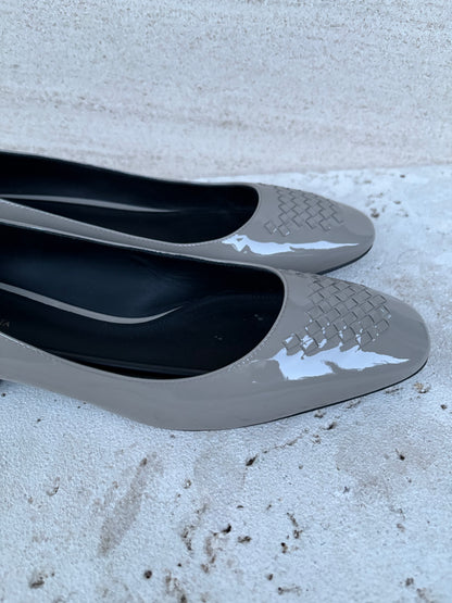 BOTTEGA VENETA. Bailarina gris detalle punta. T 39