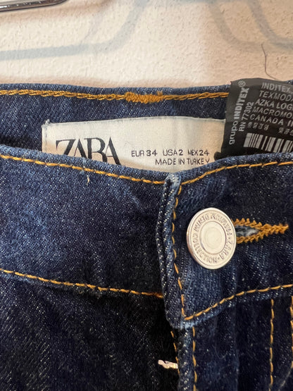 ZARA. Denim recto azul oscuro .T 34