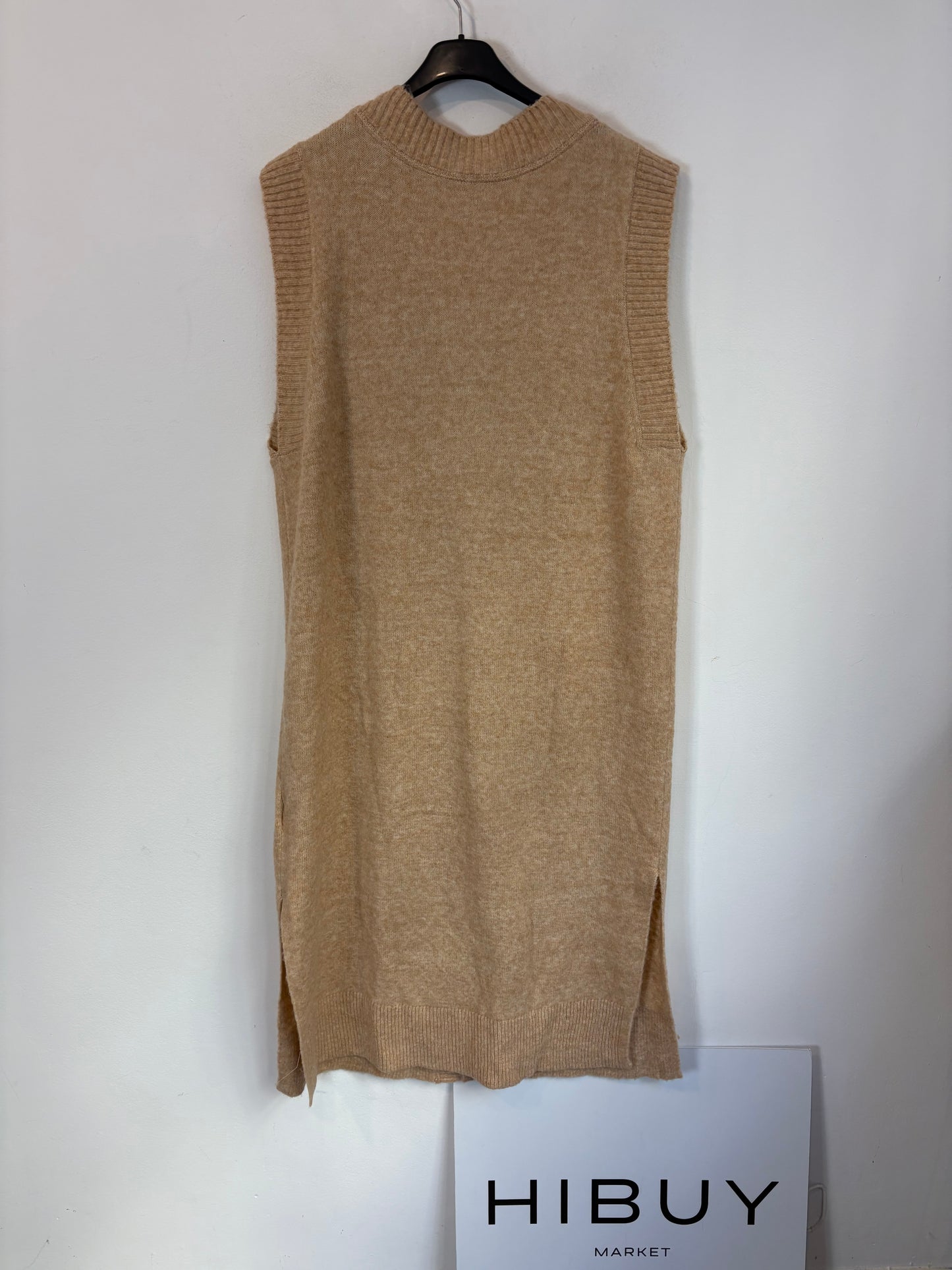 ZARA. Black stretch knit top. TL