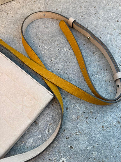PURIFICACIÓN GARCIA. Bolso bandolera piel beige