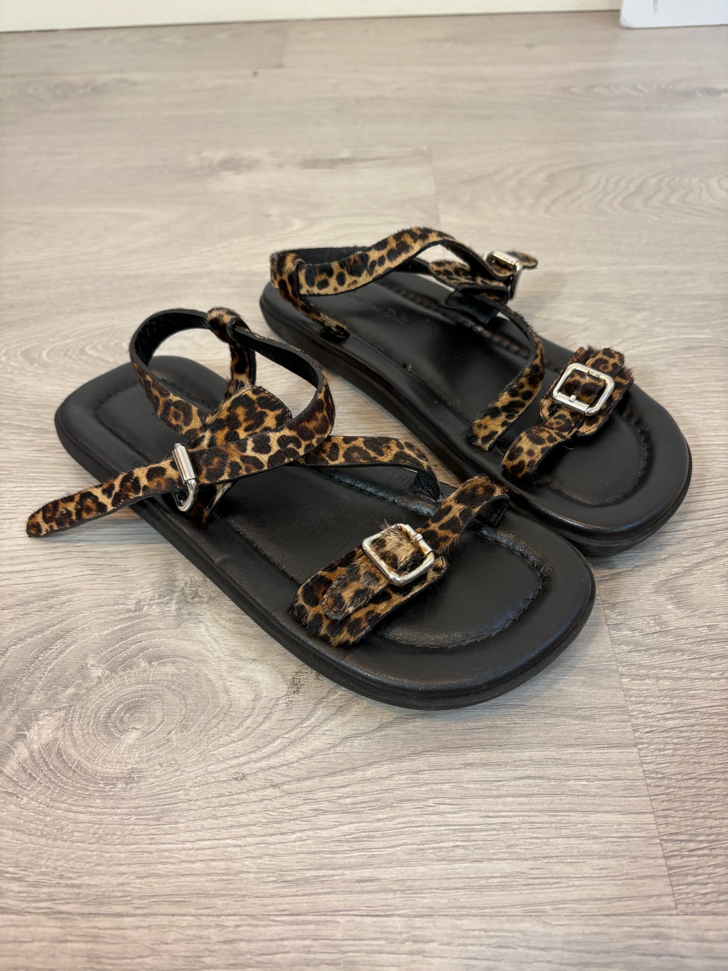 MASSIMO DUTTI. Sandalia piel tira cruzada . T 39