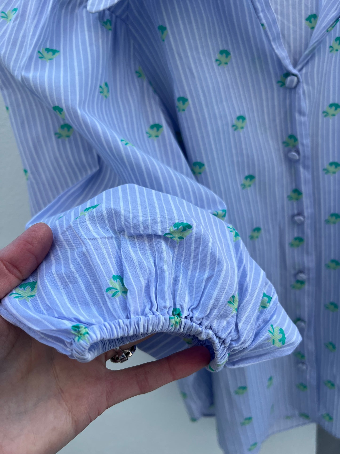 ZARA. Blusa rayas y flores