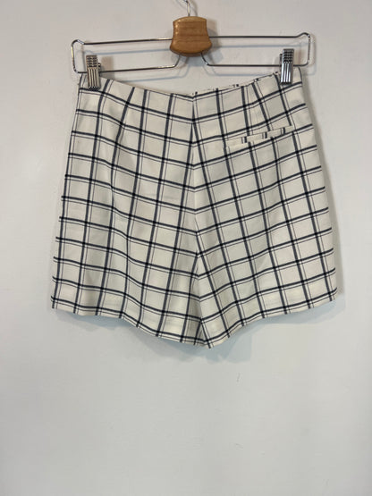 ZARA. falda/pantalón cuadros T.s