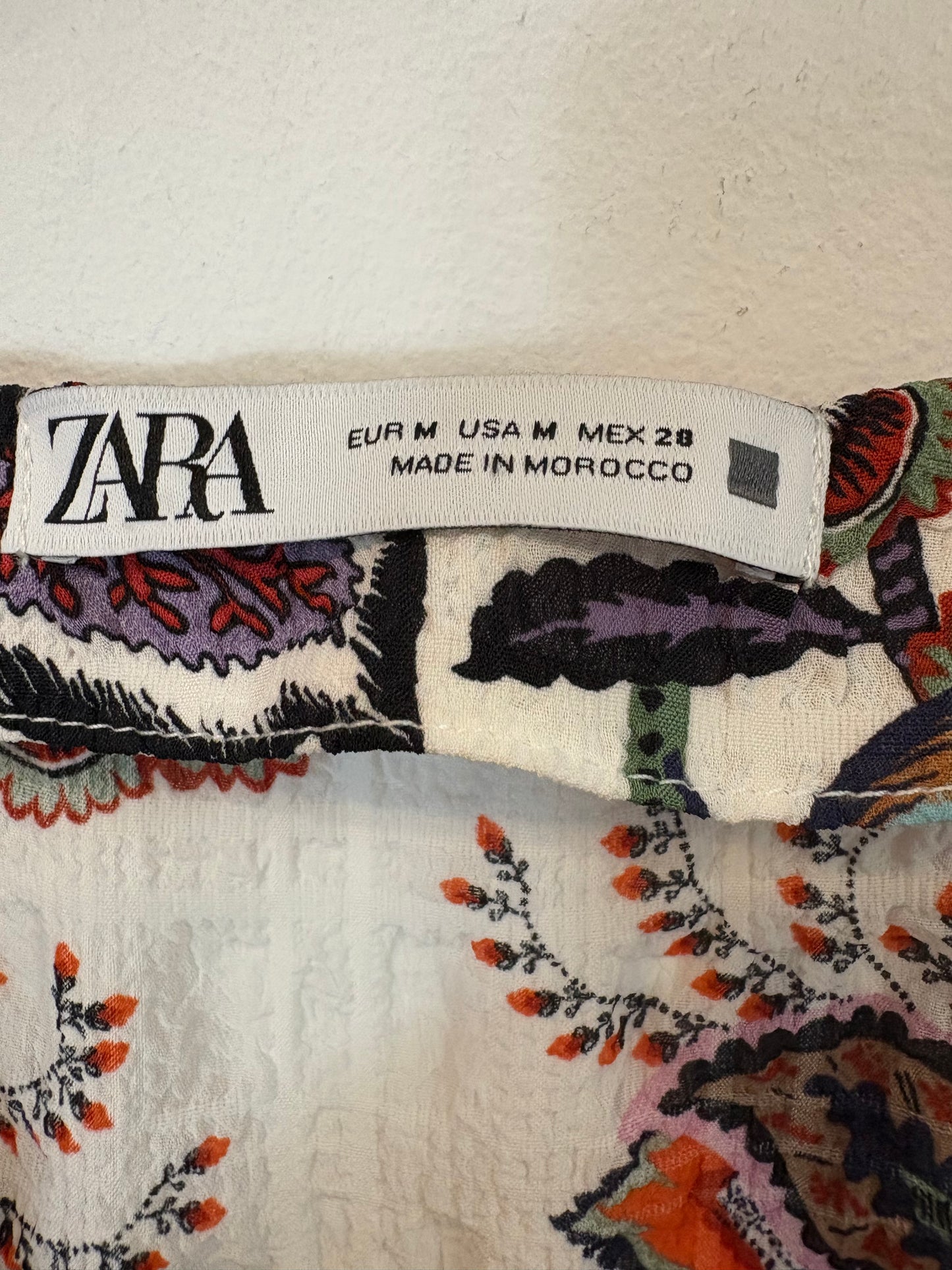 ZARA. Vestido largo textura estampado. T M