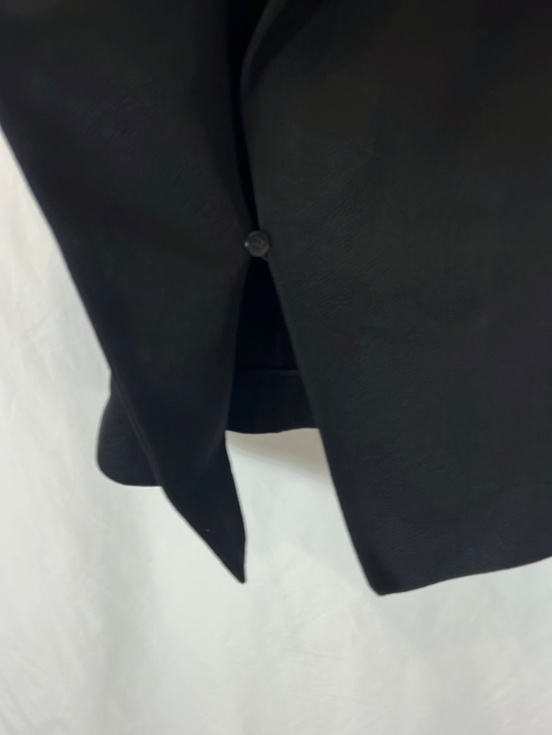 YVES SAINT LAURENT. Chaqueta/ top negro textura. T 38