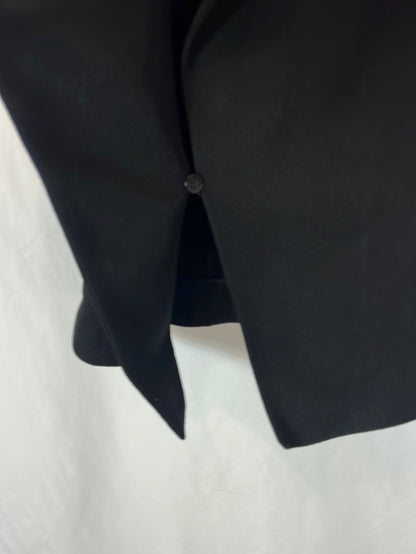 YVES SAINT LAURENT. Chaqueta/ top negro textura. T 38