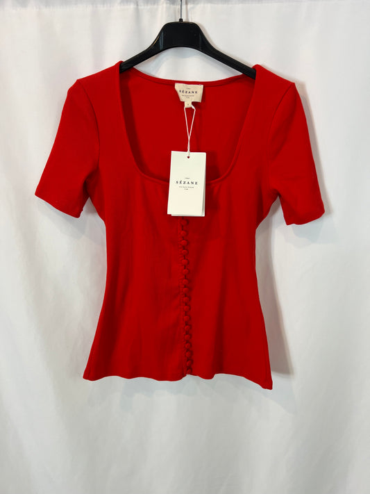 SEZANE. Top rojo canalé botones T.s