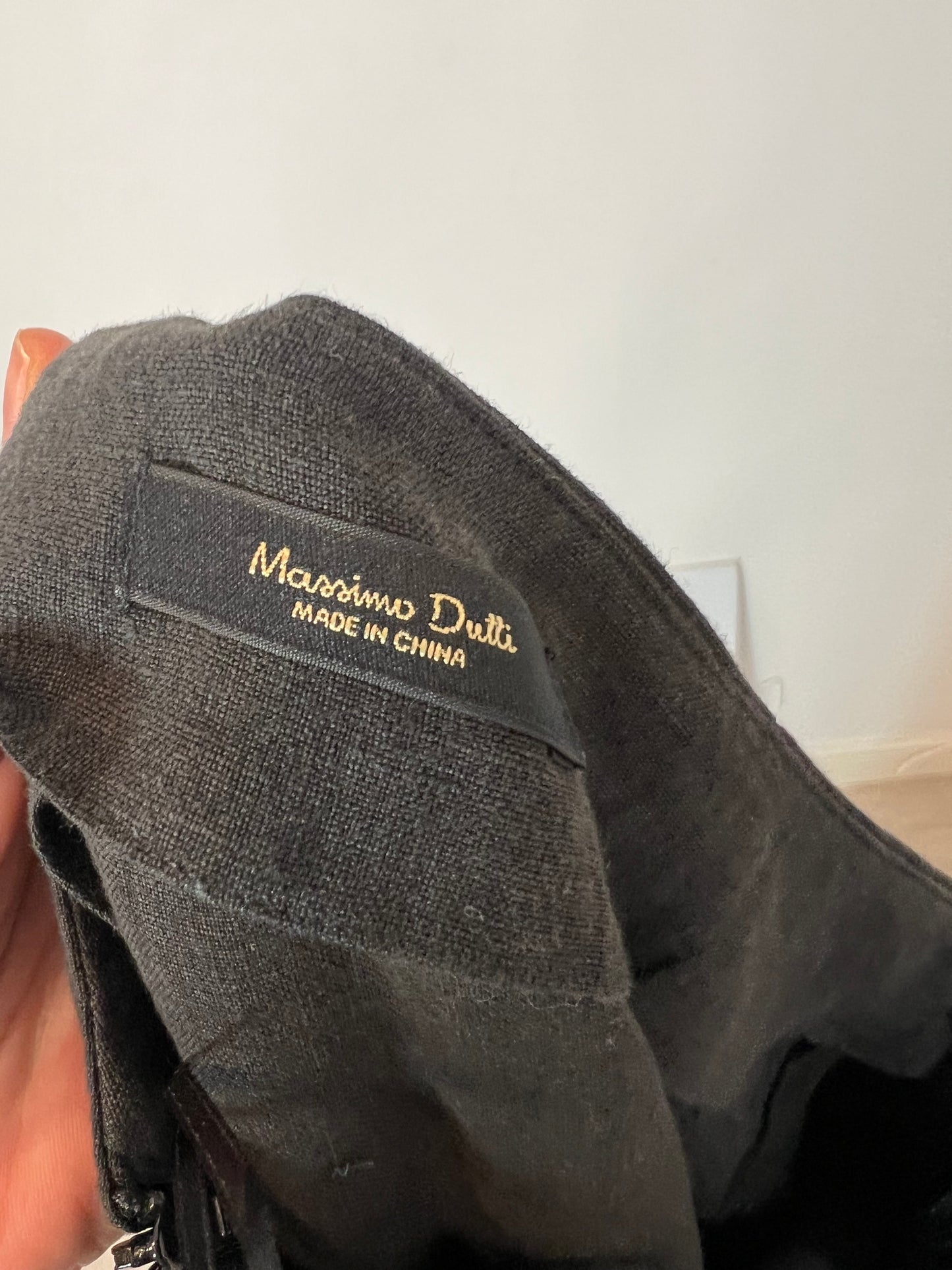 MASSIO DUTTI. Falda midi lino negra pedrería T.xs