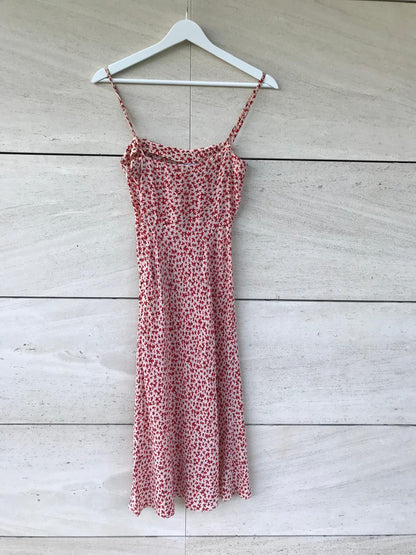 RÉALISATION. Vestido midi seda flores rojas mini