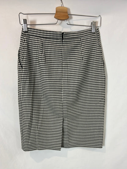 CLAUDIE PIERLOT. Falda corta pata de gallo. T 36