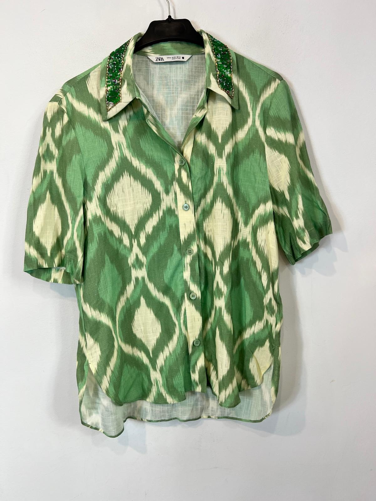 ZARA. Blusa vede tie dye abalorios