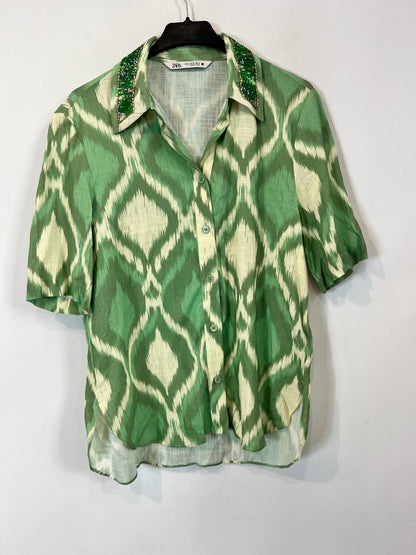 ZARA. Blusa vede tie dye abalorios