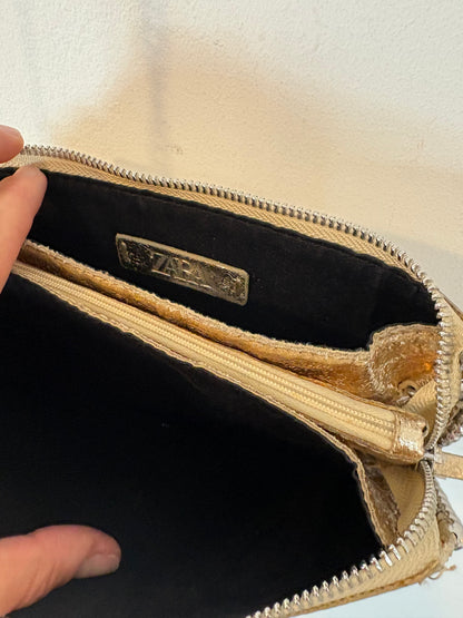 ZARA. Bolso dorados tachuelas
