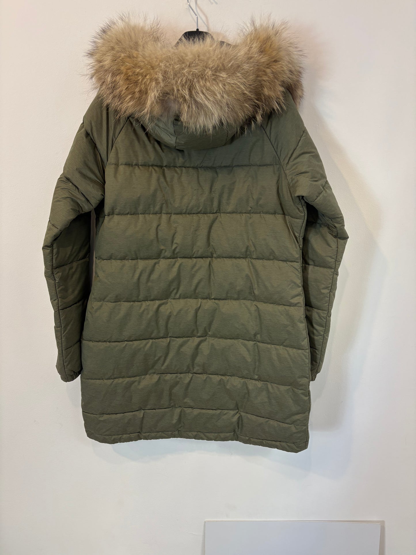 TERNUA. Plumas verde capucha