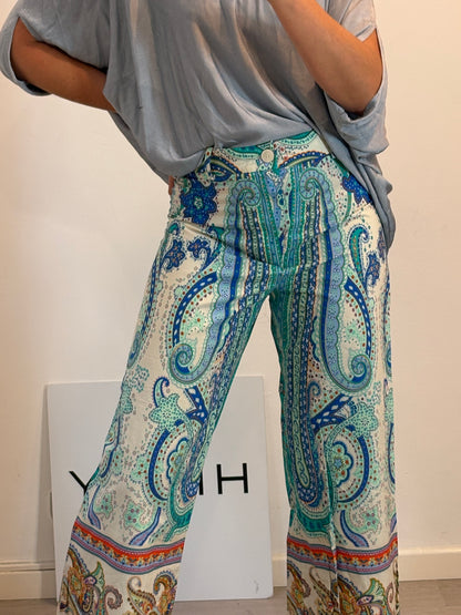 ZARA. Pantalón culotte estampado  T.l