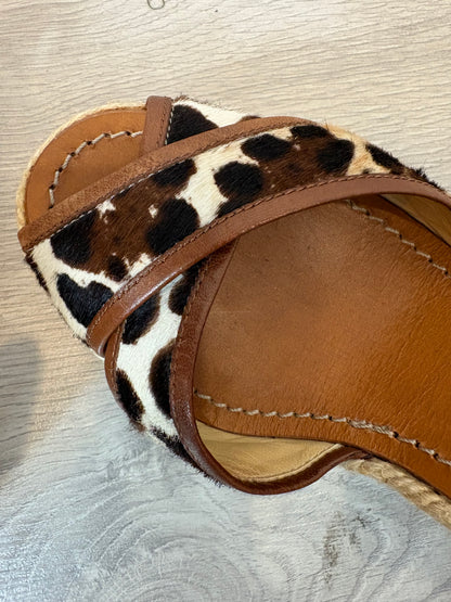 DOLCE & GABBANA. Cuñas animal print piel. T38