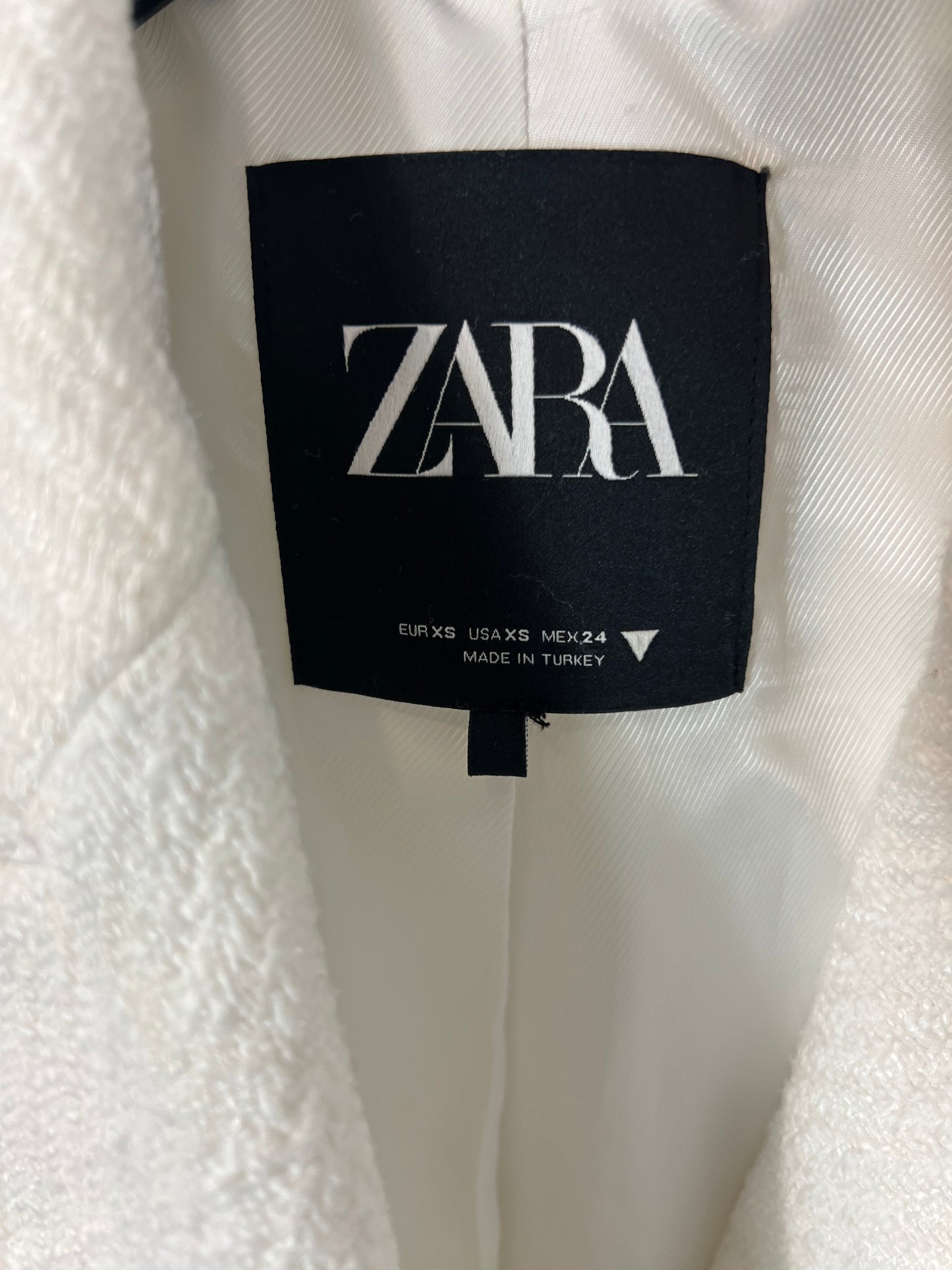 ZARA. Chaqueta corta tweed T.xs