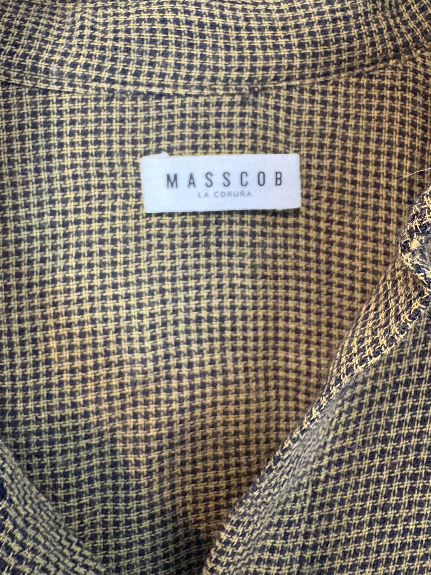 MASSCOB. Blusa verde caqui mezcla.