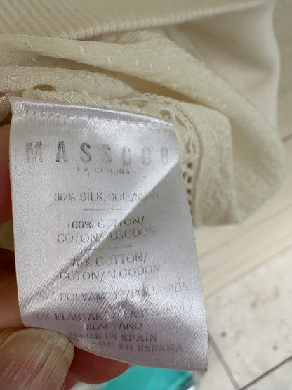 MASSCOB. Top manga larga detalles troquelados. T M