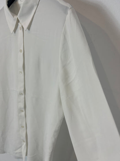 MANGO. Blusa fluida blanca. T S