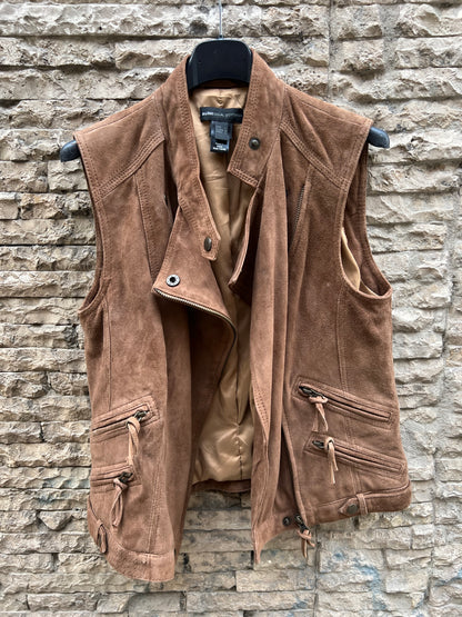 MANGO. Brown leather vest with zippers. TL