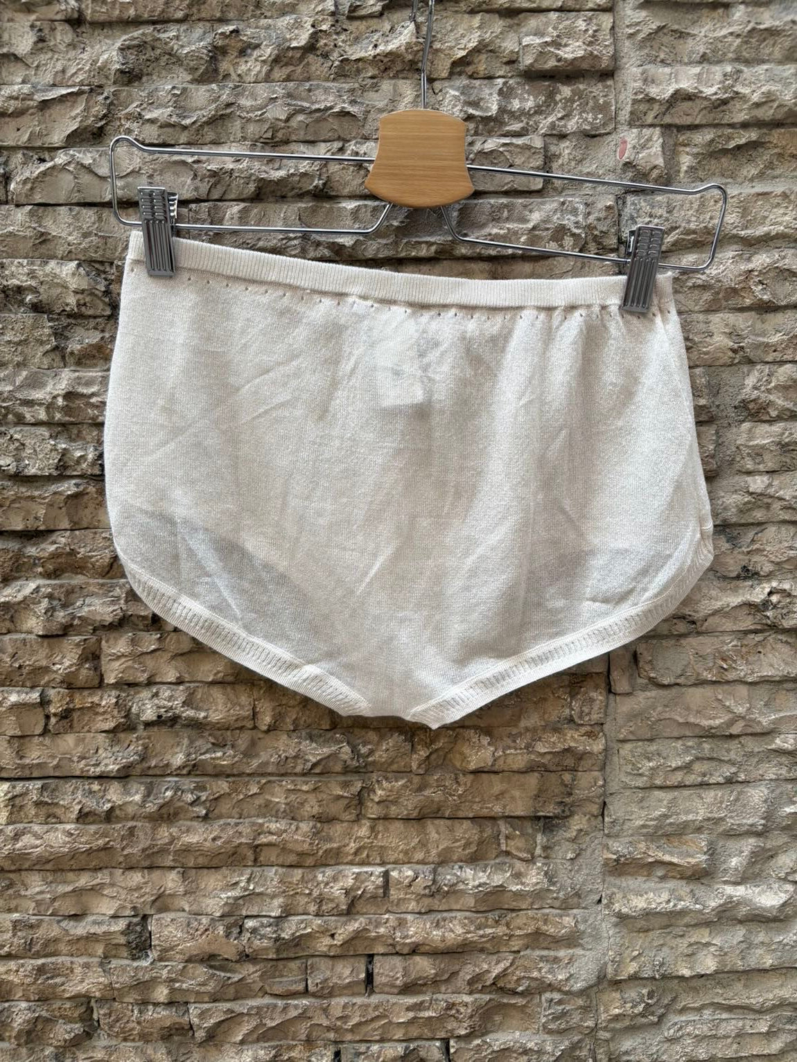 ZARA. Shorts mini beige lentejuelas