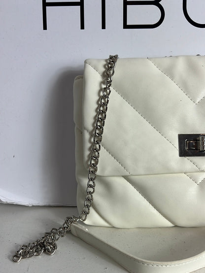 INSIDE. Bolso guateado blanco