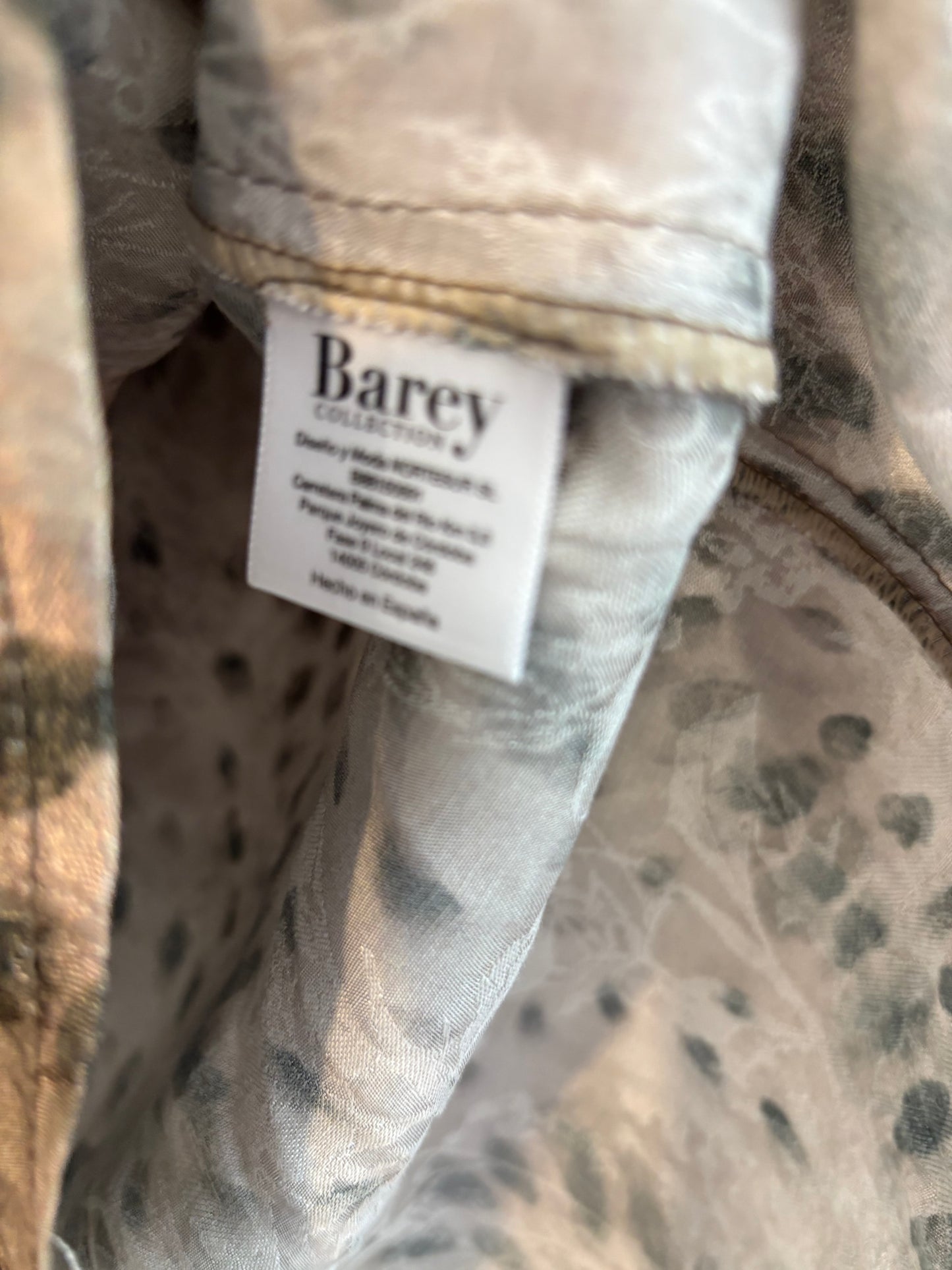 BAREY. Total look print