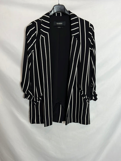 PULL&BEAR. Blazer negra rayas . T S