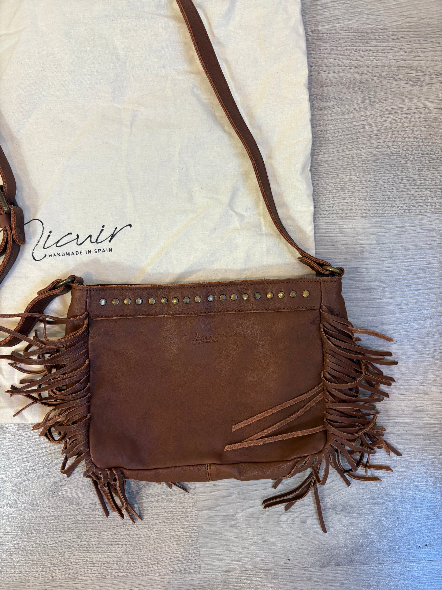 MICUIR. Bolso bandolera  flecos piel