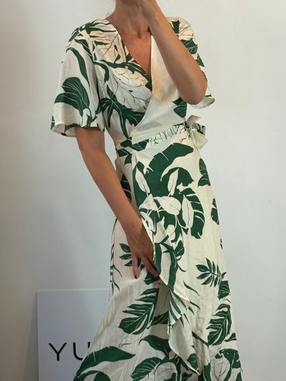MANGO. Vestido largo cruzado estampado