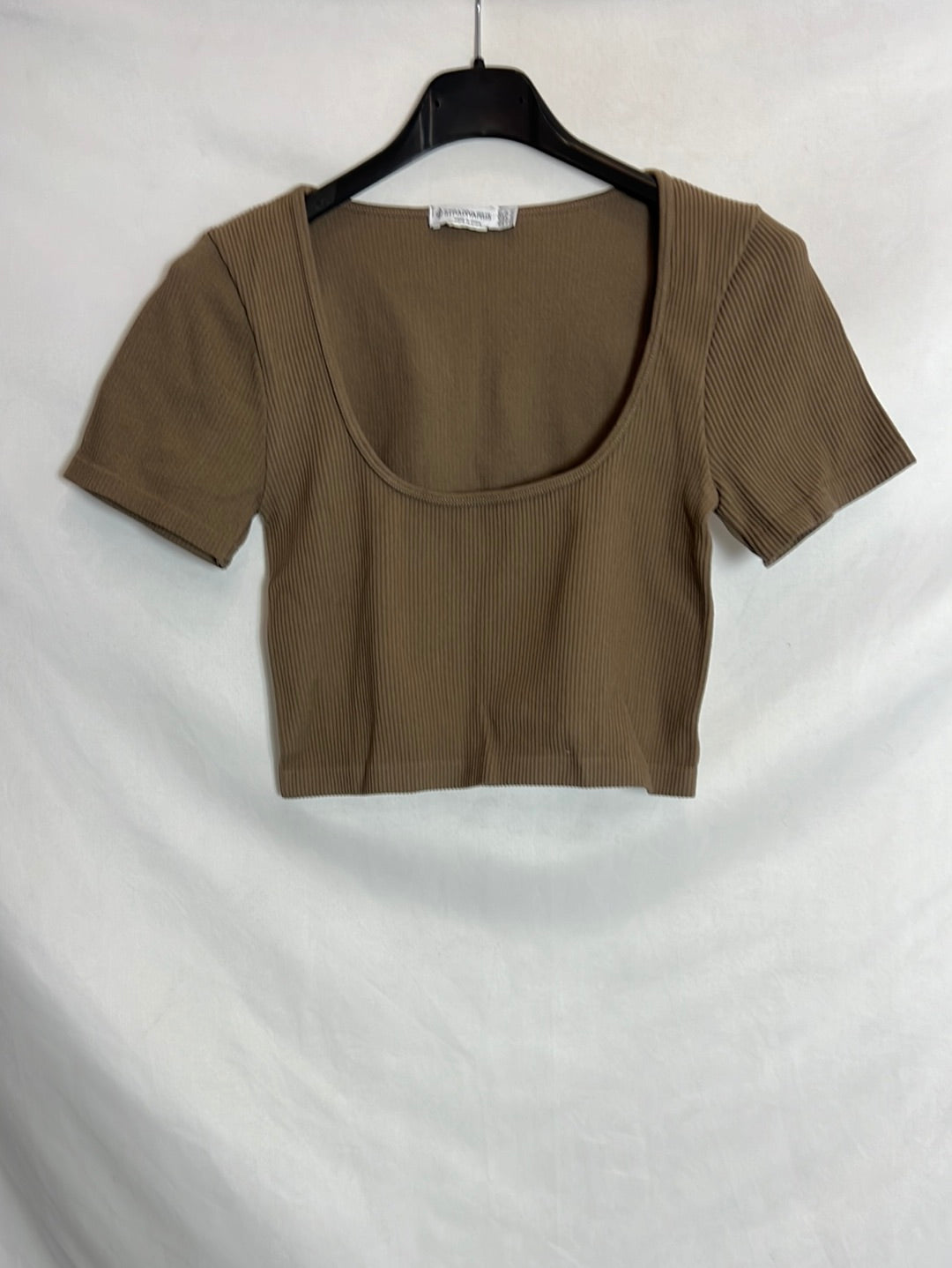 STARDIVARIUS. Brown elastic ribbed crop top. TM