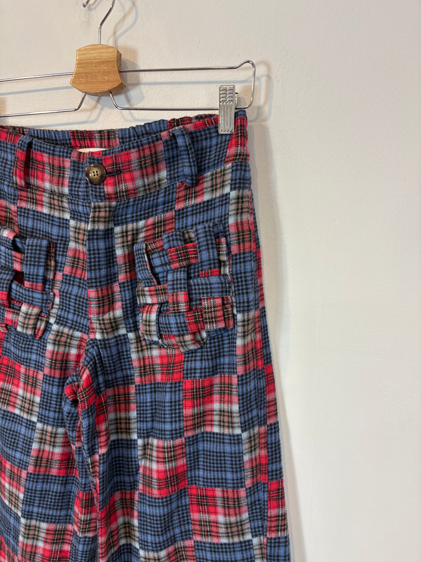 JOSEPHINE. Checkered cotton trousers with pocket detail. TS