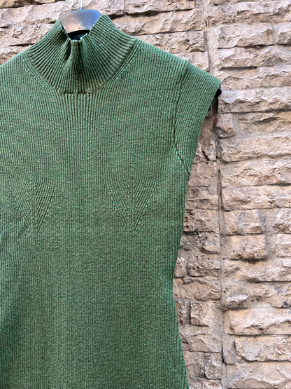 ZARA. Vestido midi verde punto elástico