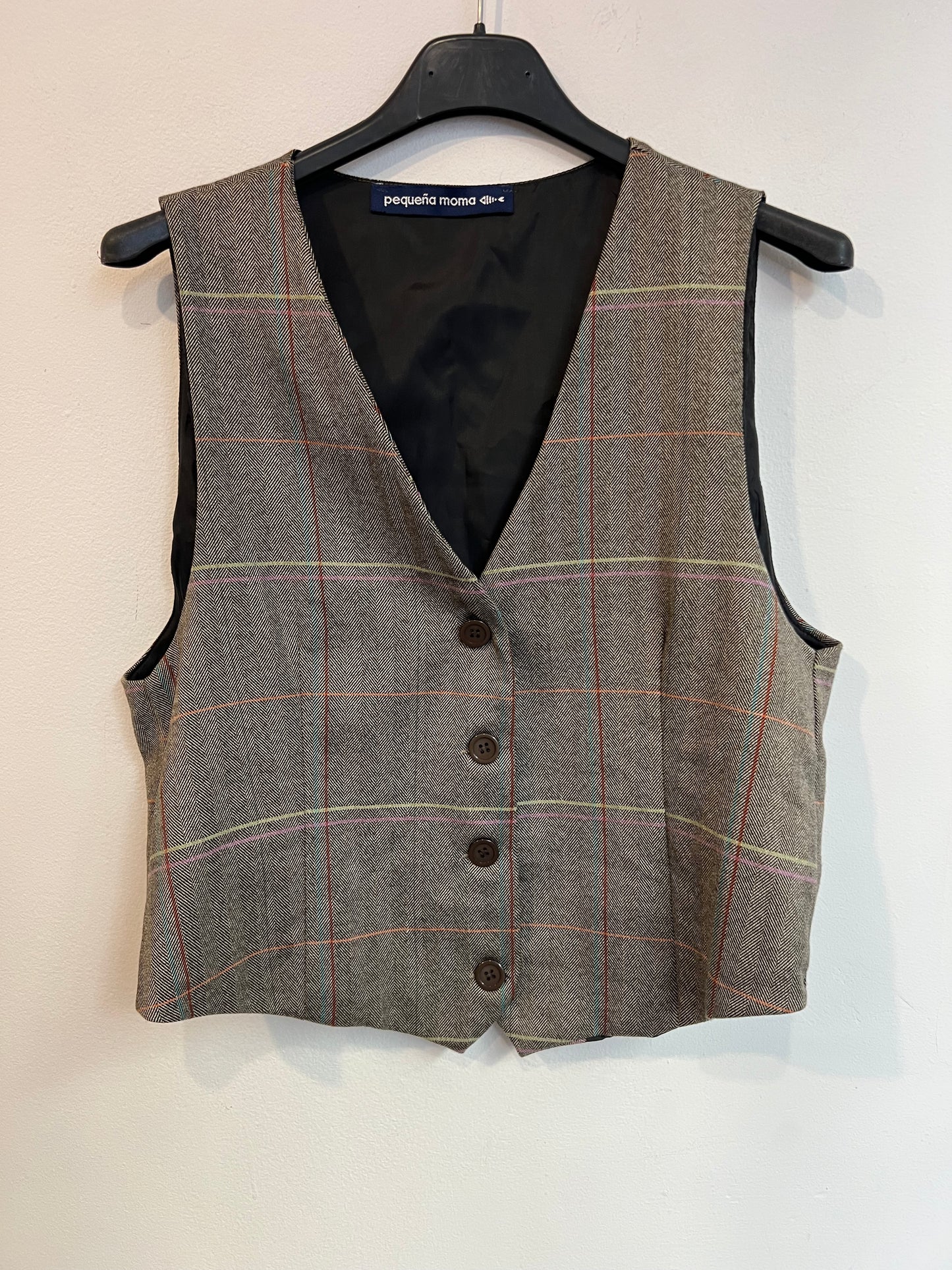 PEQUEÑA MOMA. Total look pantalón y chaleco cuadros. T S/M