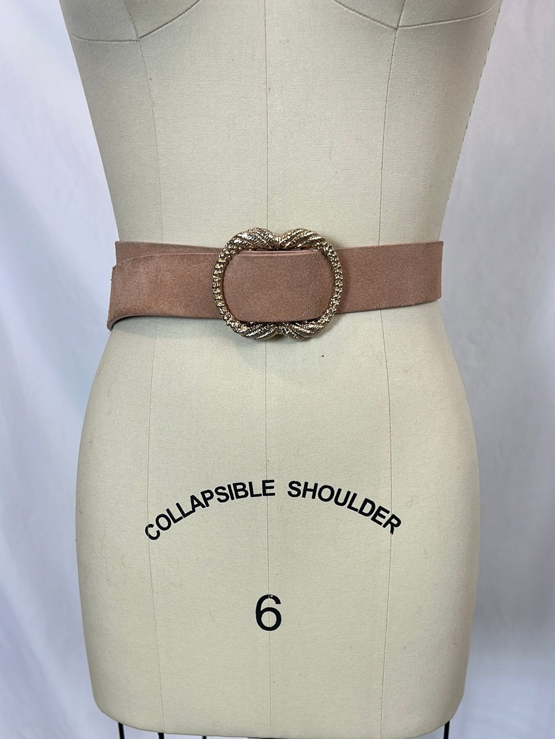 SEZANE. Cinturón rosa piel T.90