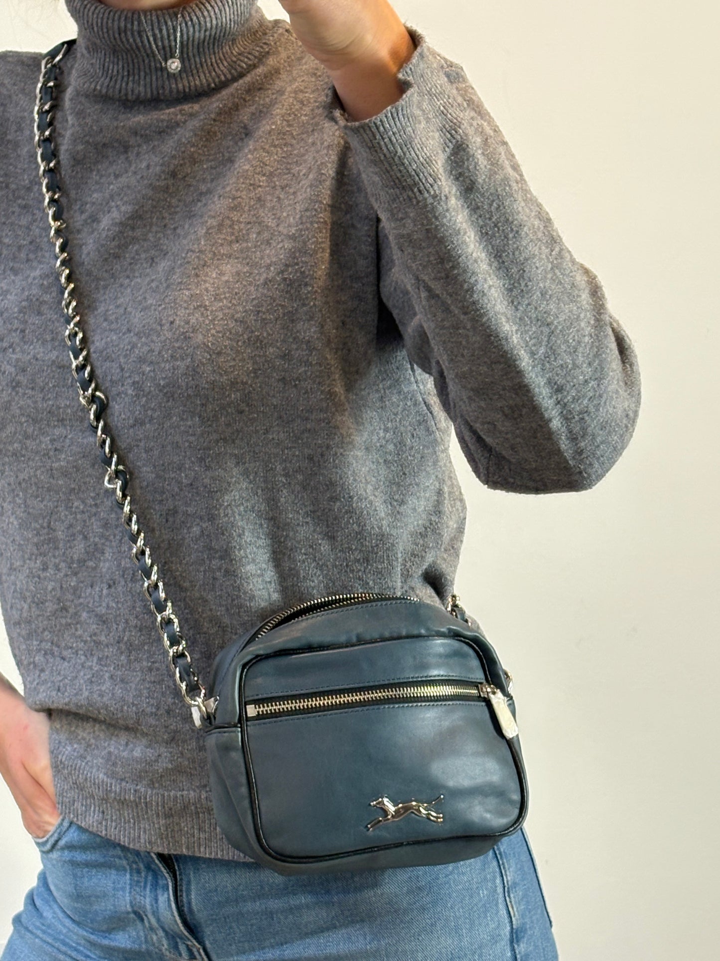 BIMBA Y LOLA. Bolso azul piel galgo