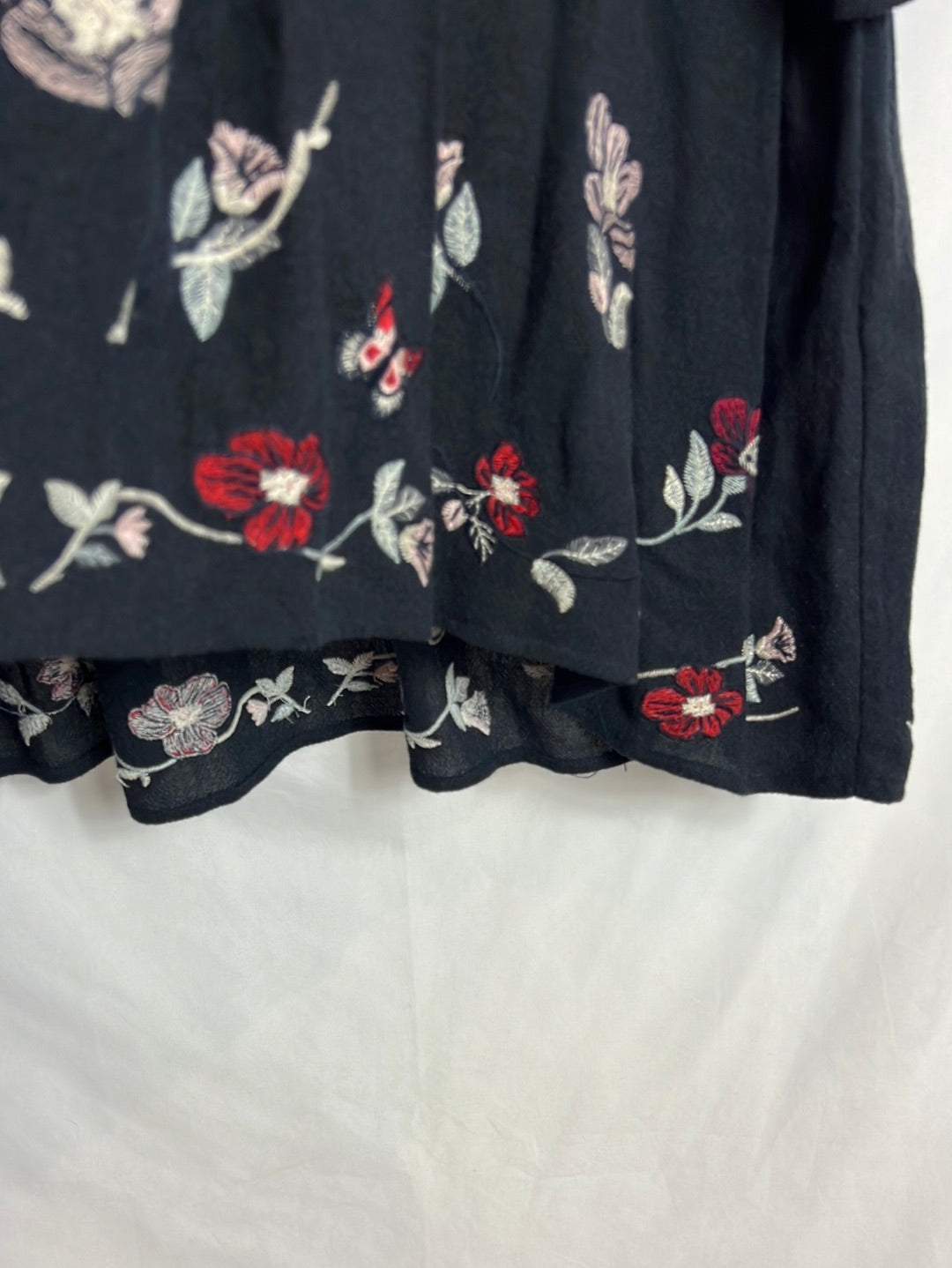 ZARA. Asymmetrical embroidered dress. TM