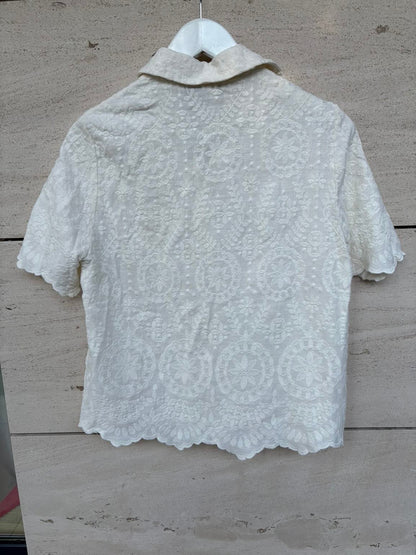 ZARA. Camisa bordados con lino