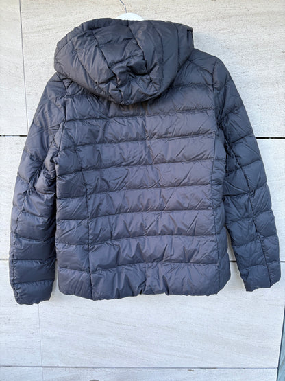 UNIQLO. Ultralight dark blue down jacket with hood. TM