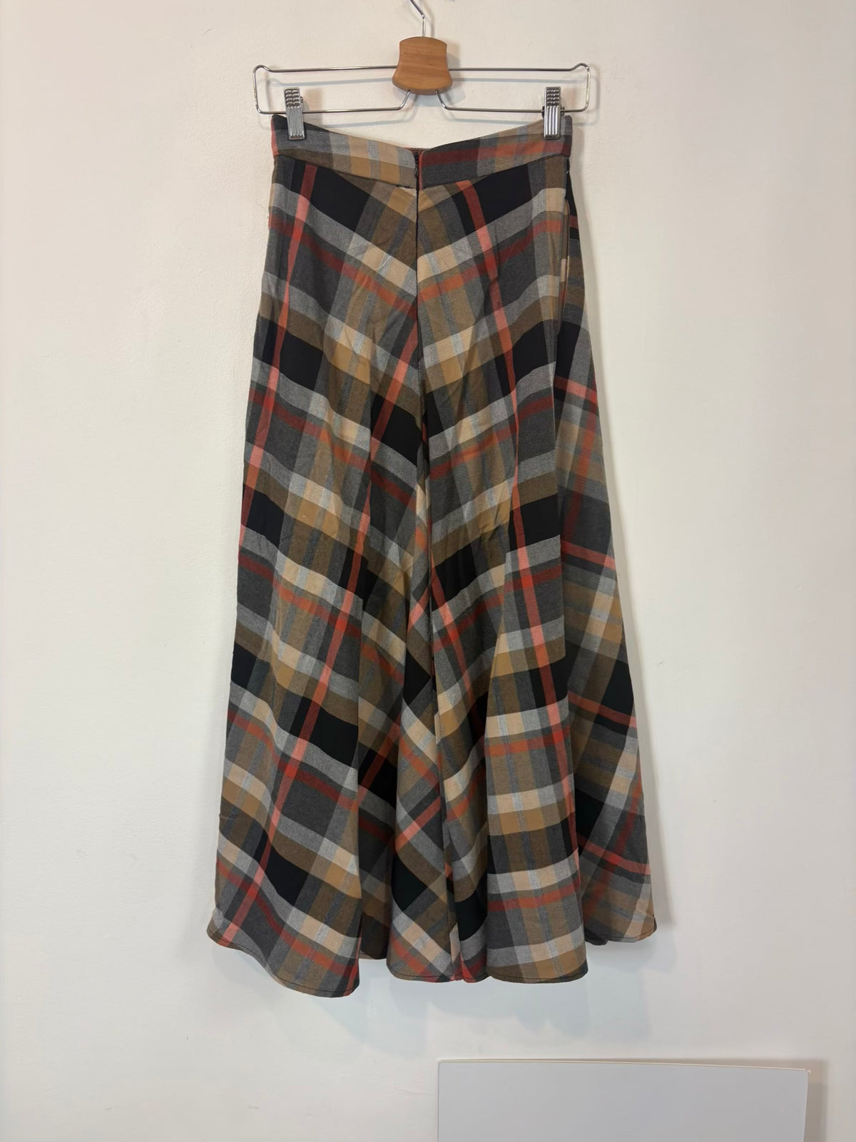 IQ COLLECTION. Falda larga cuadros con bolsillos