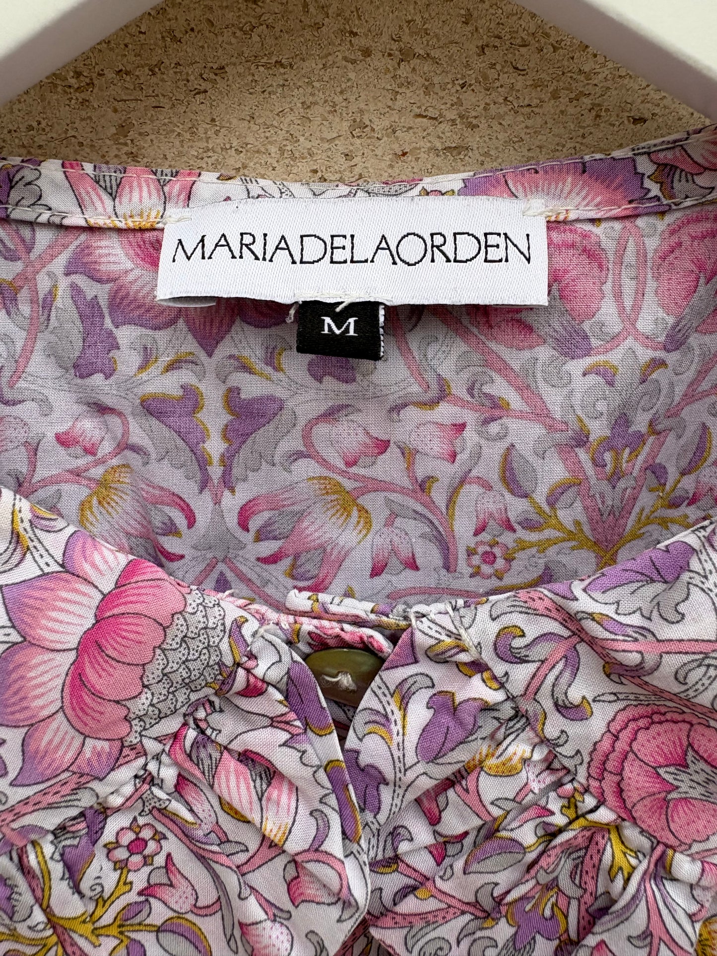 MARÍA DE LA ORDEN. Blusa estampado flores