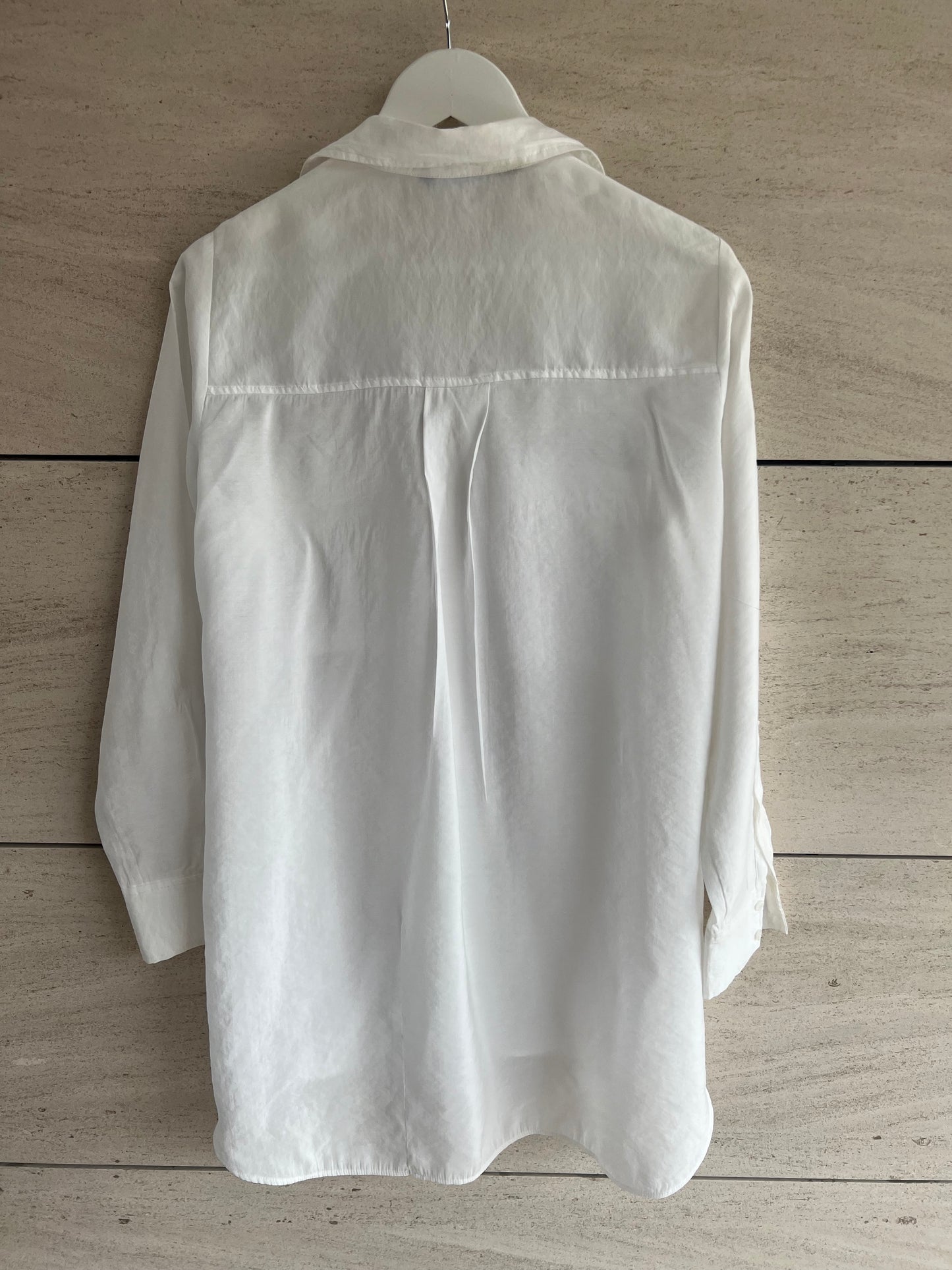 ZARA. White textured blouse with pockets. TM