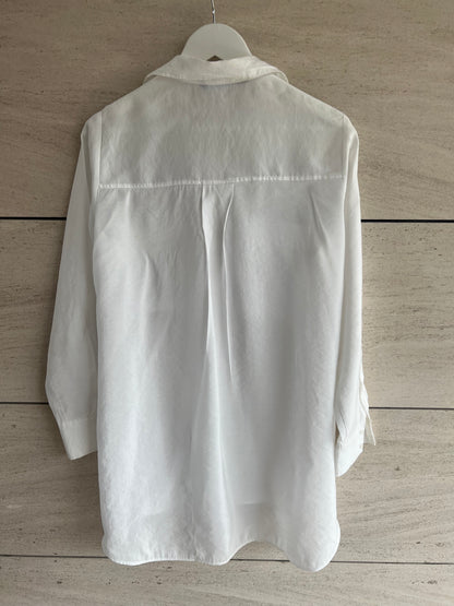 ZARA. White textured blouse with pockets. TM